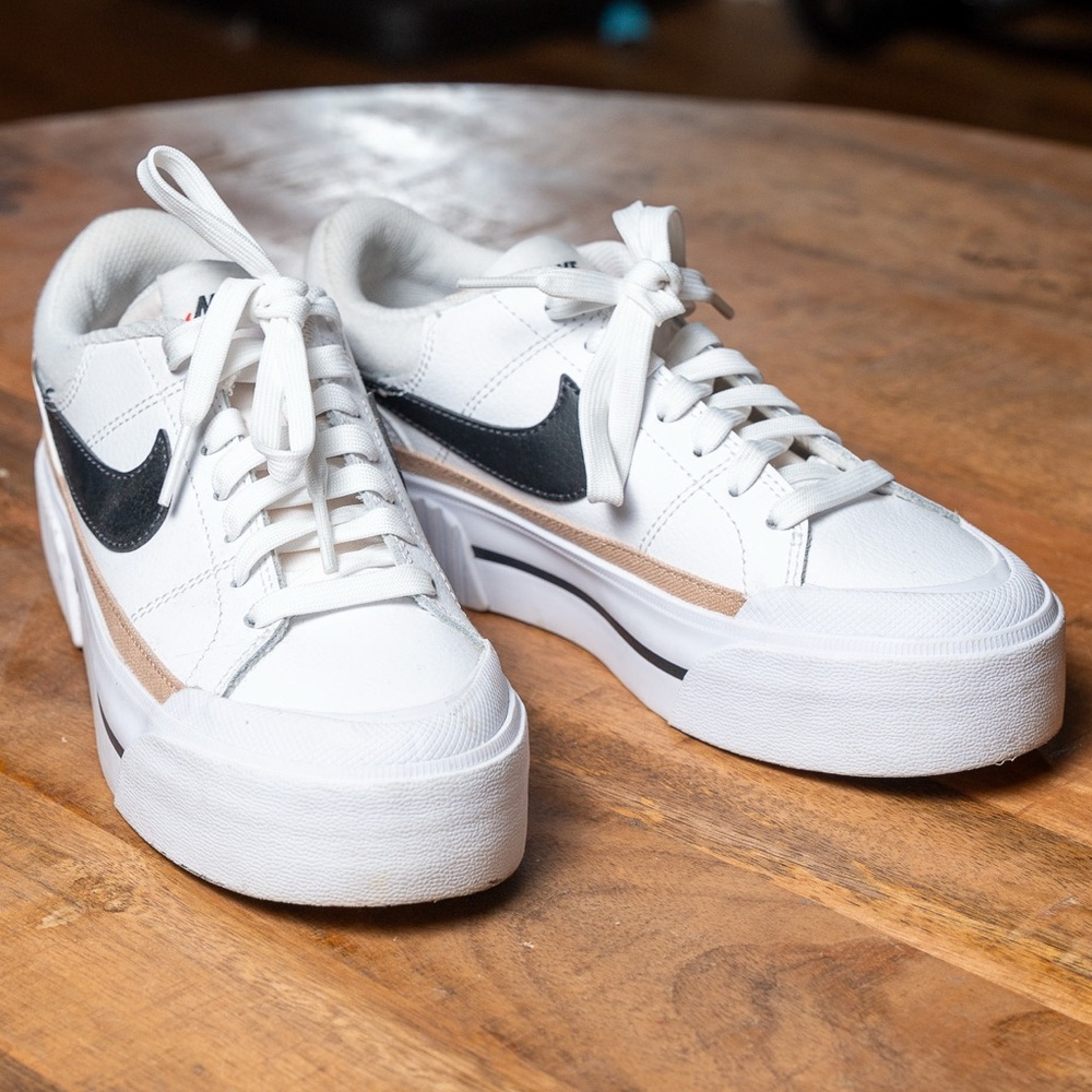 Nike White and Black Women's Sneakers